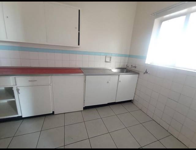 1 BEDROOM PROPERTY TO RENT IN FLORIDA LAKE